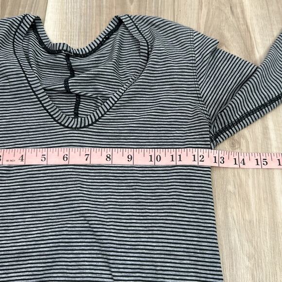 Lululemon Circadian long sleeve casual top size 2 - Picture 5 of 5